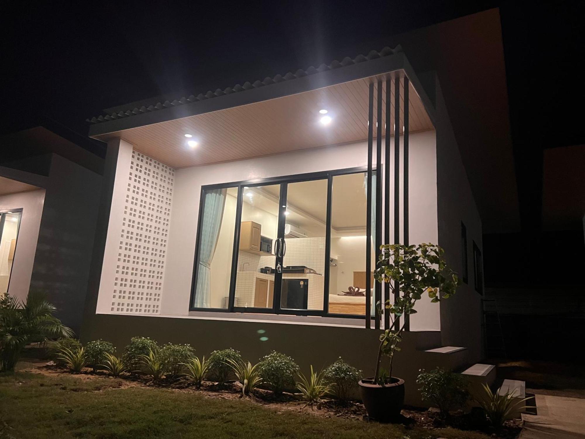 Prukrom Lanta Guesthouse Koh Lanta Exterior photo