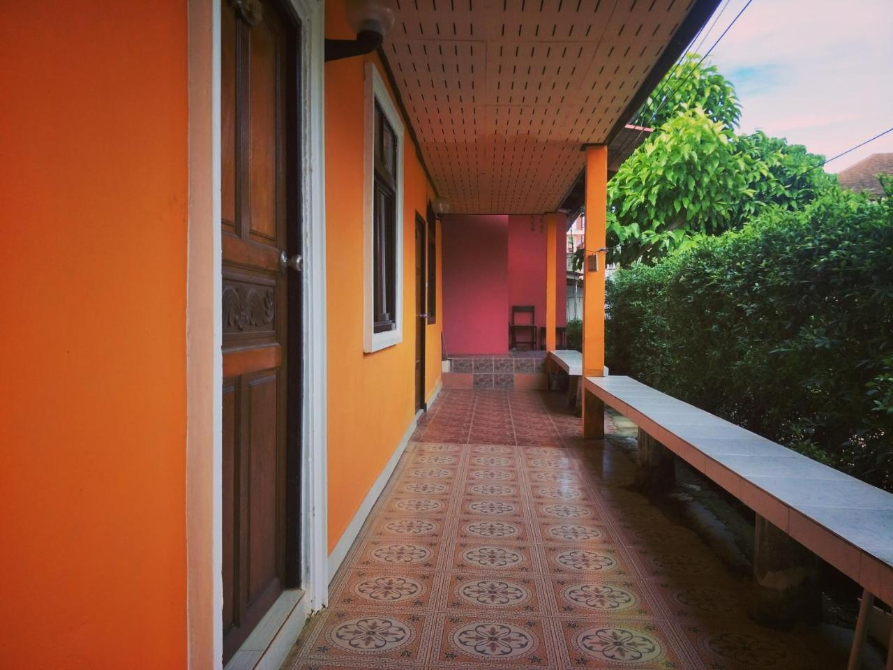 Prukrom Lanta Guesthouse Koh Lanta Exterior photo